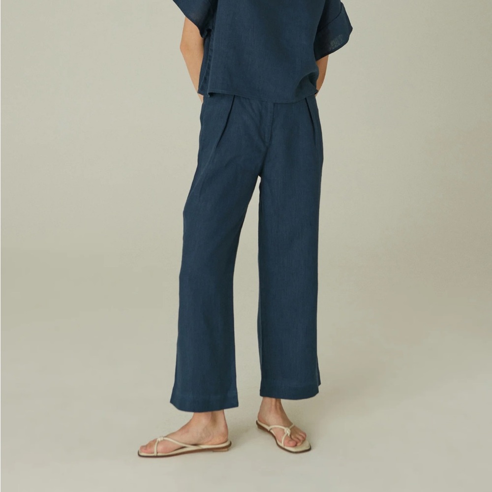 Something to Hold navy city trousers linen size M